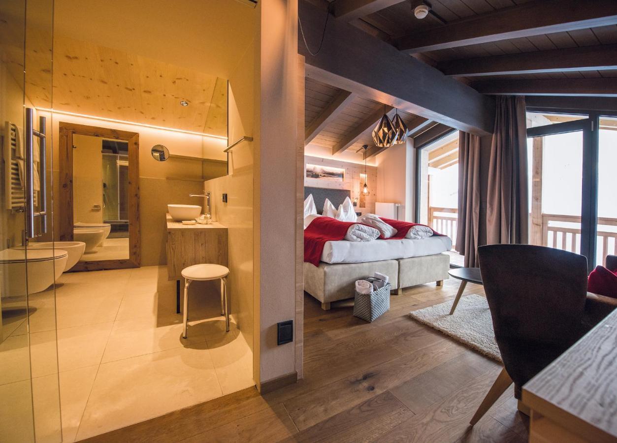 Hotel Goldknopf Алпе ди Сиуси Екстериор снимка