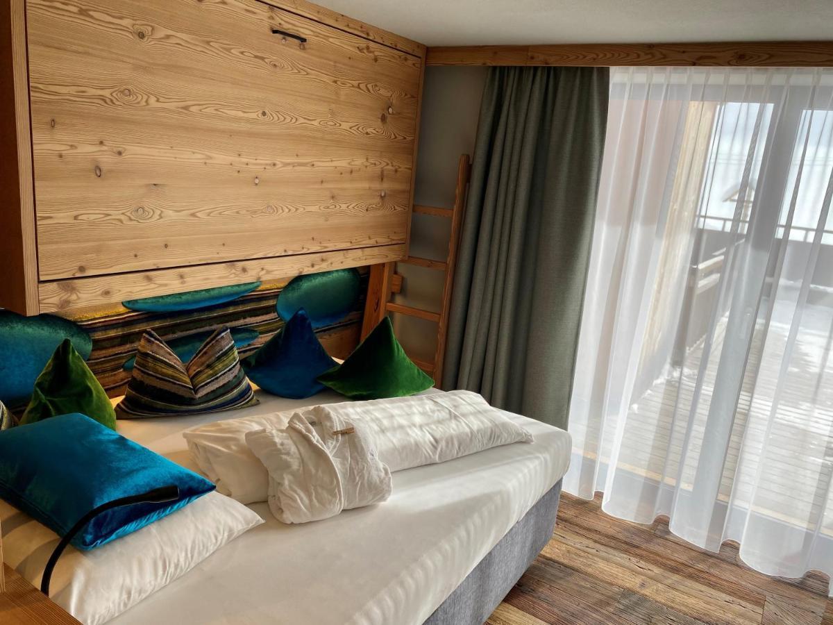 Hotel Goldknopf Алпе ди Сиуси Екстериор снимка