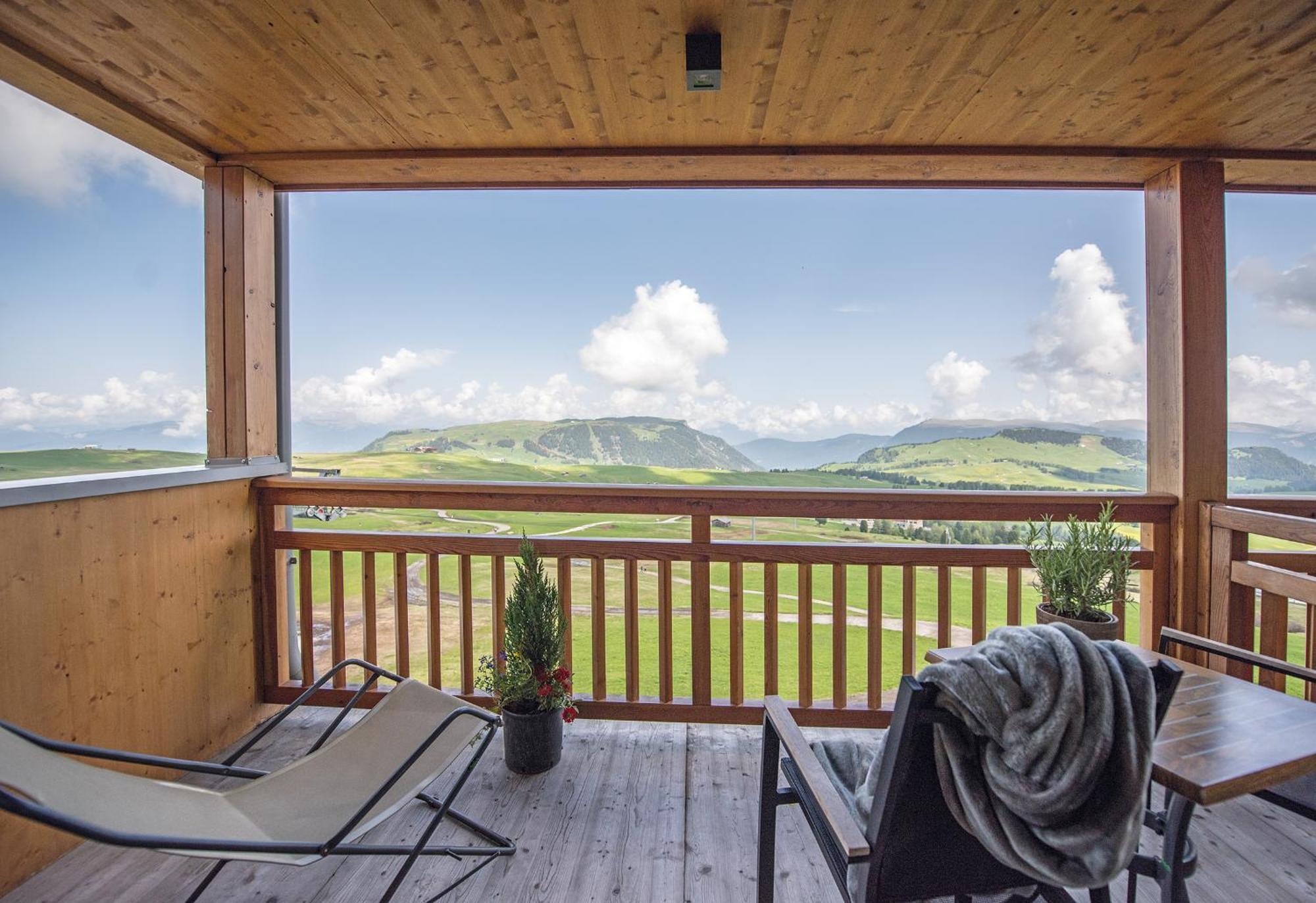 Hotel Goldknopf Алпе ди Сиуси Екстериор снимка
