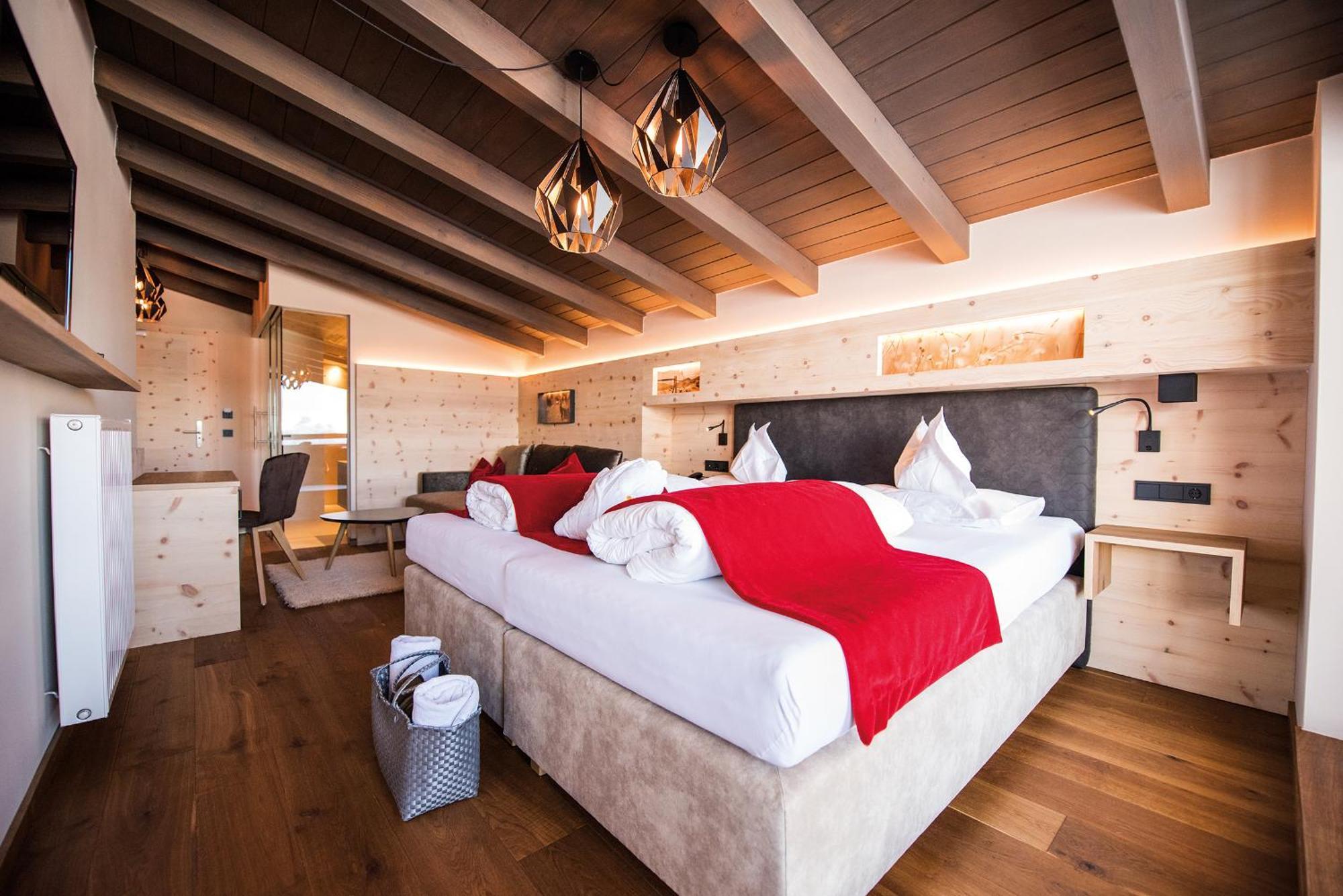 Hotel Goldknopf Алпе ди Сиуси Екстериор снимка