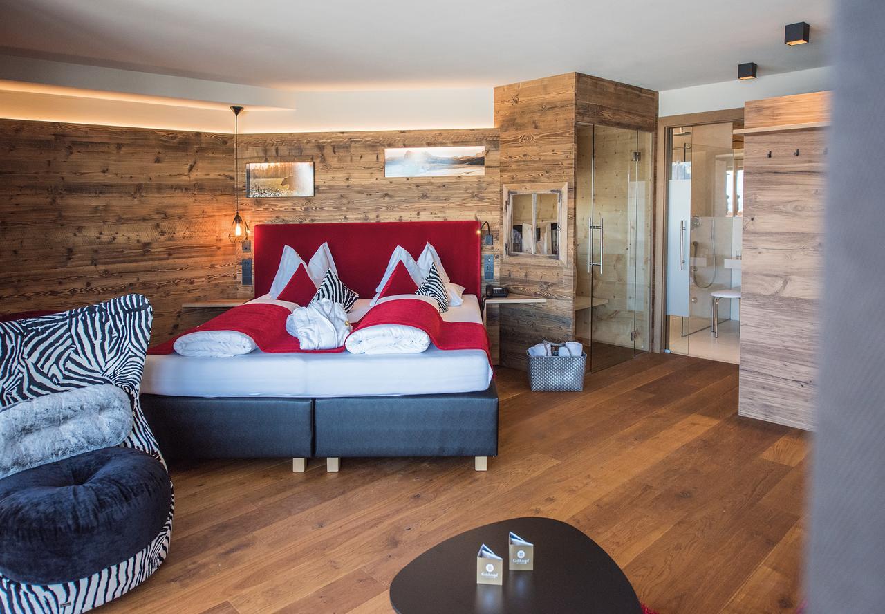 Hotel Goldknopf Алпе ди Сиуси Екстериор снимка
